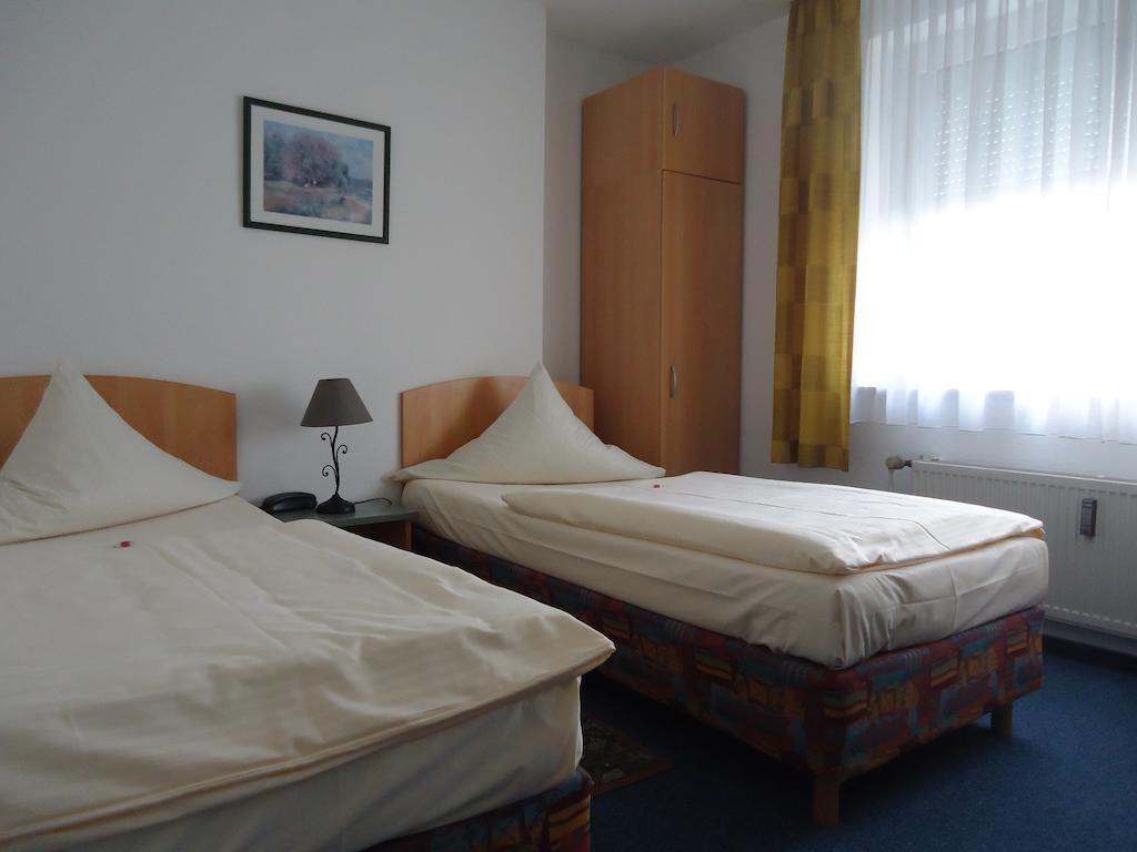 Hotel Central Oberursel Chambre photo