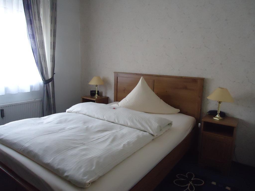 Hotel Central Oberursel Chambre photo
